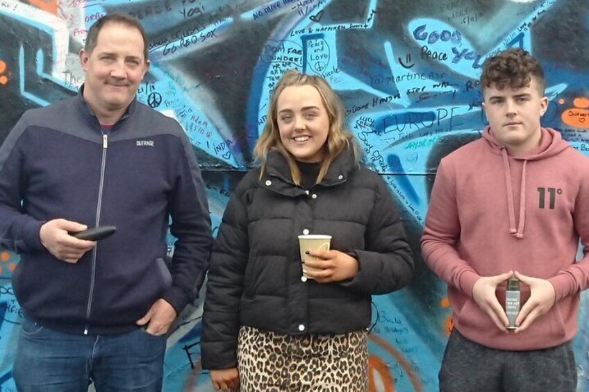 Belfast Executive Black Taxi Tour, Drive across the divide, segragated Belfast,