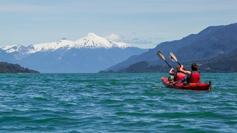 Paddling towards Yates volcano