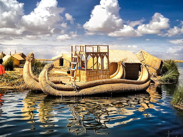 Uros Island floating excursion