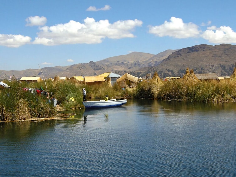Uros Island floating excursion