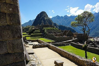 2-Days Tour to Huayna Picchu and Machu Picchu