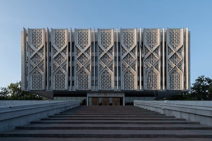 Tashkent Soviet Architecture (Modernism) and Subway station tour.