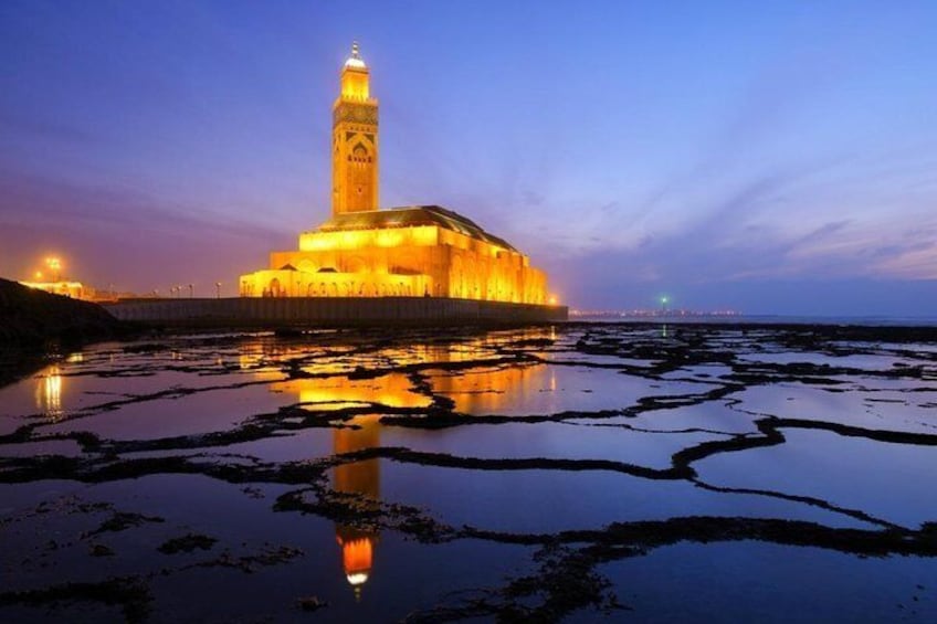 Day Tour of Casablanca with Lunch and Wine Tasting in Benslimane Vineyard