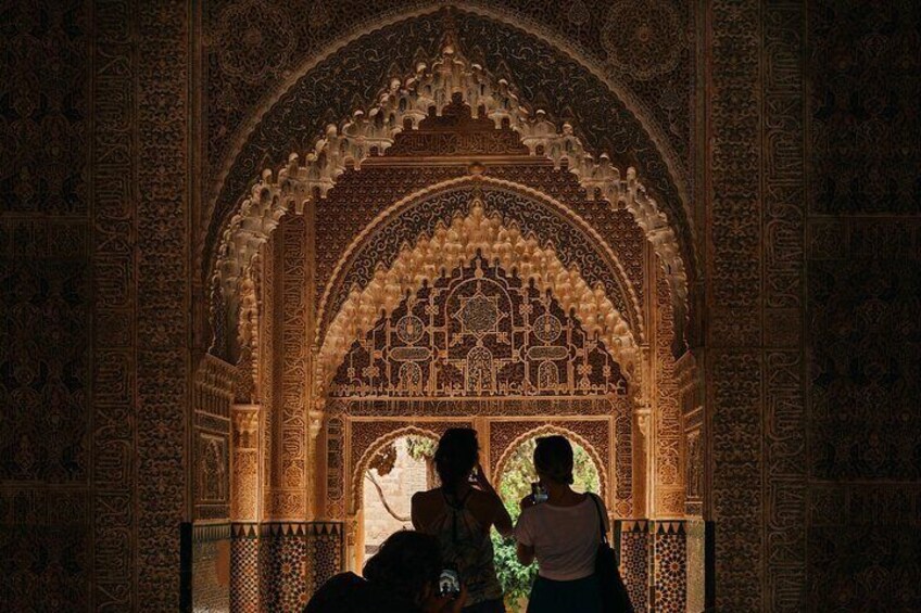 Skip The Line Alhambra and Nasrid Palaces Guided Tour