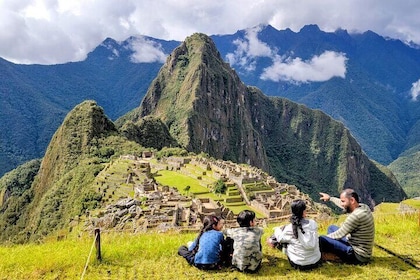 FÄ svar frÄn personal och tidigare gÀster pÄ Sacred Valley Machupicchu by V...