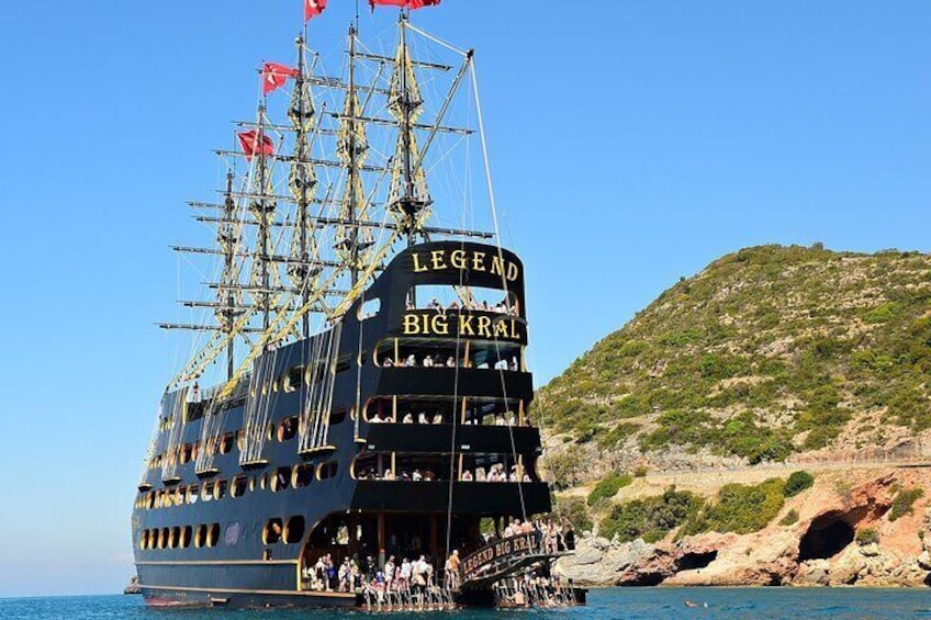 Legend Big Kral Yacht