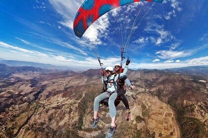 Paragliding flight at El Penon
