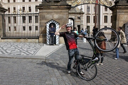 Tour en bicicleta por Praga con grupos pequeños u opción privada