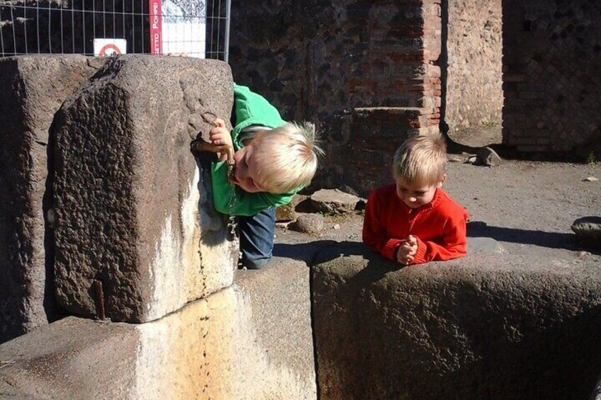 Skip the Line Pompeii Tour For Kids and Families w Special Guide