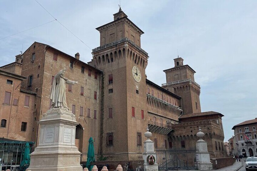 Ferrara Highlights Kids Tour with a Local Guide