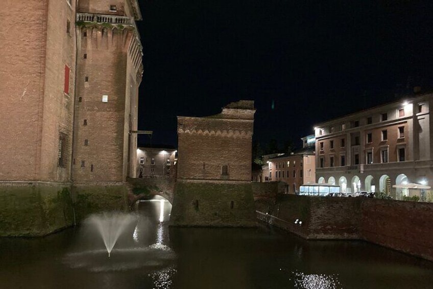 Ferrara Highlights Private Tour by Night