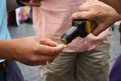 Recorrido gastronómico y vinícola por la Fontana de Trevi, el Panteón y el ...