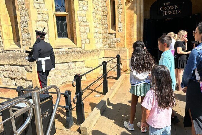 Tower of London Private Tour with Blue Badge Guide