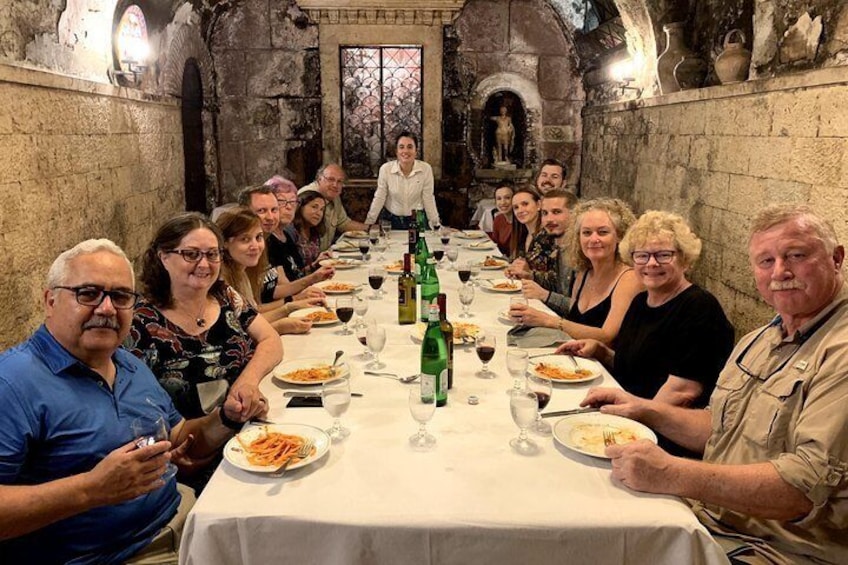 Jewish Ghetto and Navona Food Wine and Sightseeing Tour of Rome