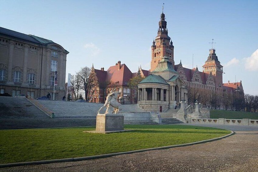 Szczecin Old Town with Pomeranian Dukes’ Castle Private Walking Tour