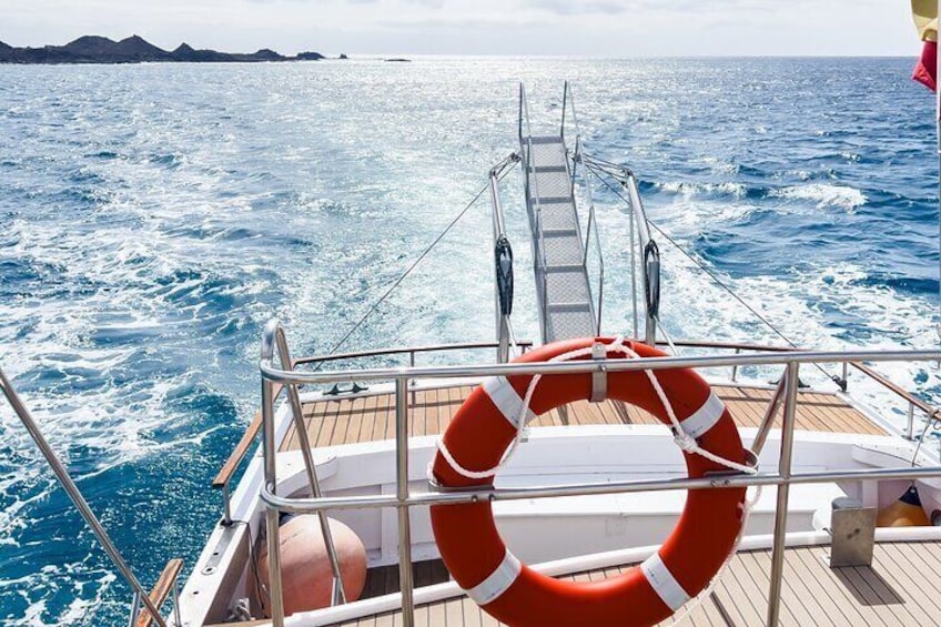 trayecto en el barco majorero hacia corralejo