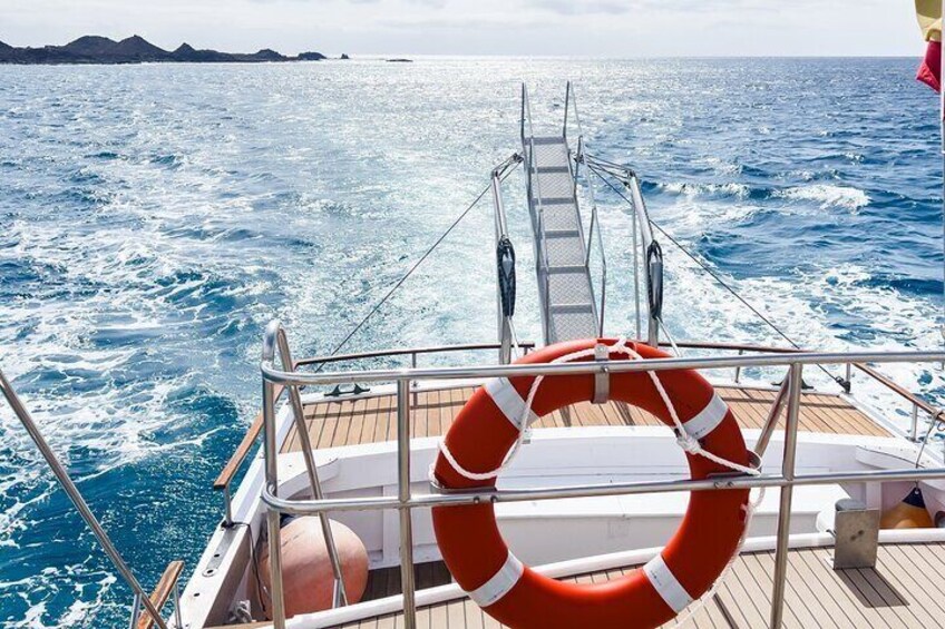 trayecto en el barco majorero hacia corralejo