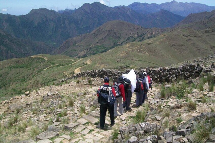 On foot through the Qhapac Ñan