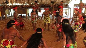 Tagesausflug mit Besuch bei Embera-Indianern Tagesausflug mit Besuch bei Embera-Indianern