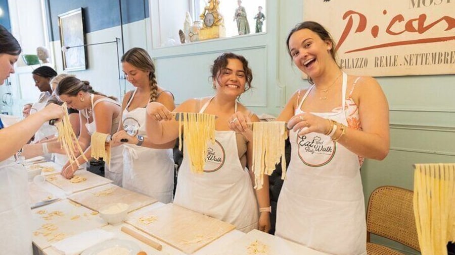 3 in 1 Cooking Class near Navona: Fettuccine, Ravioli & Tiramisu