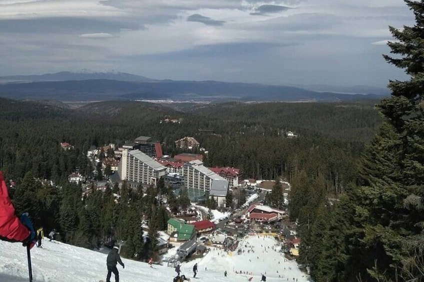 5-Day Ski and Snowboard Equipment Rental in Borovets