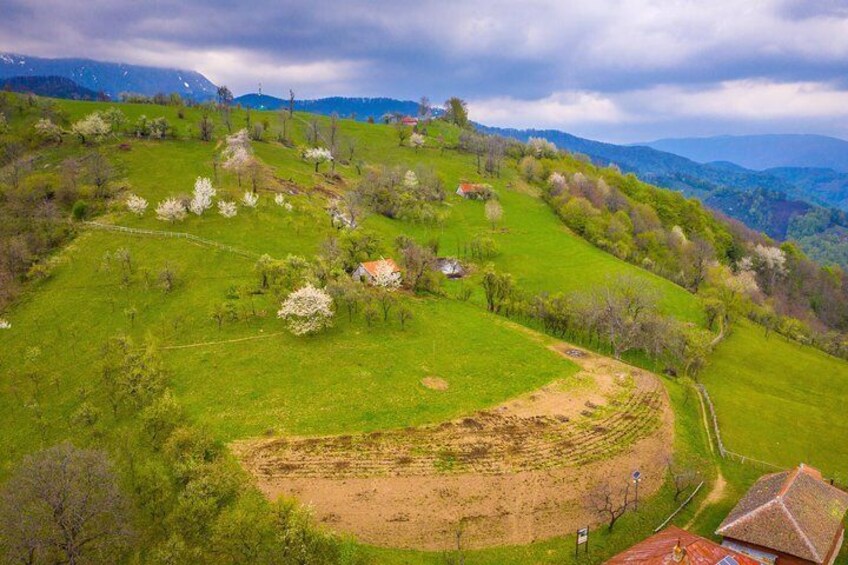 Hiking Inelet Hamlet