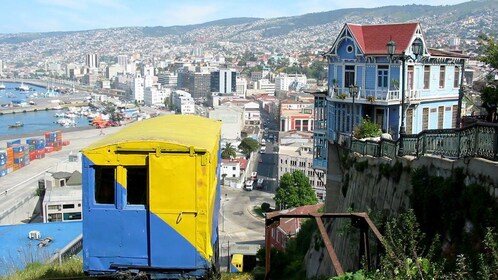 Viña del Marin rannikko ja historiallinen Valparaiso