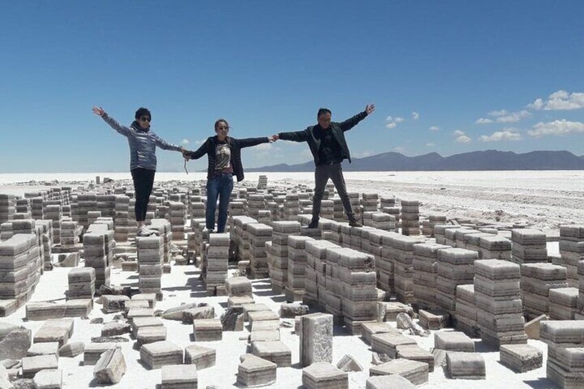 Private Day Trip from La Paz to Uyuni Salt Flats by Air.