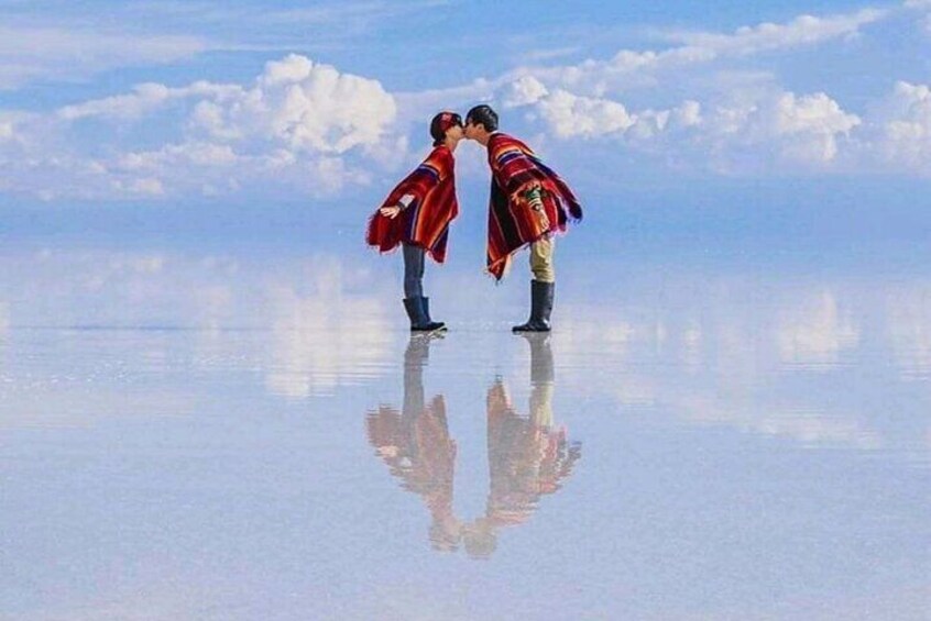 Private Day Trip from La Paz to Uyuni Salt Flats by Air.