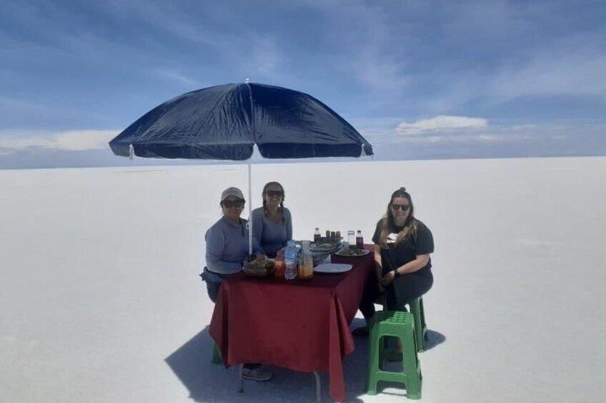 Private Day Trip from La Paz to Uyuni Salt Flats by Air.