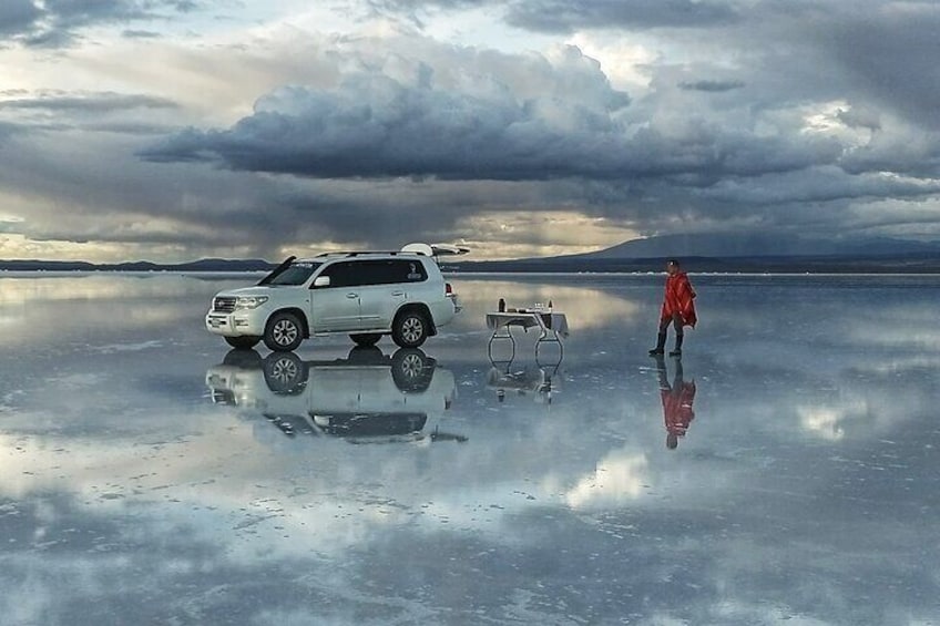 Luxury 2 Days Trip from La Paz to Uyuni Salt Flats by Flight