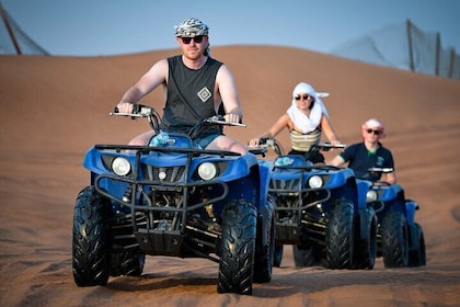 Safari matutino por el desierto de Dubái con paseos en quad y más actividad...