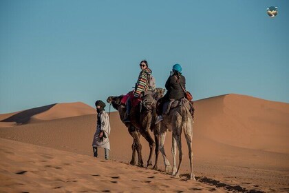 Tour de 3 días desde Marrakech a Fez por las dunas del desierto de Merzouga