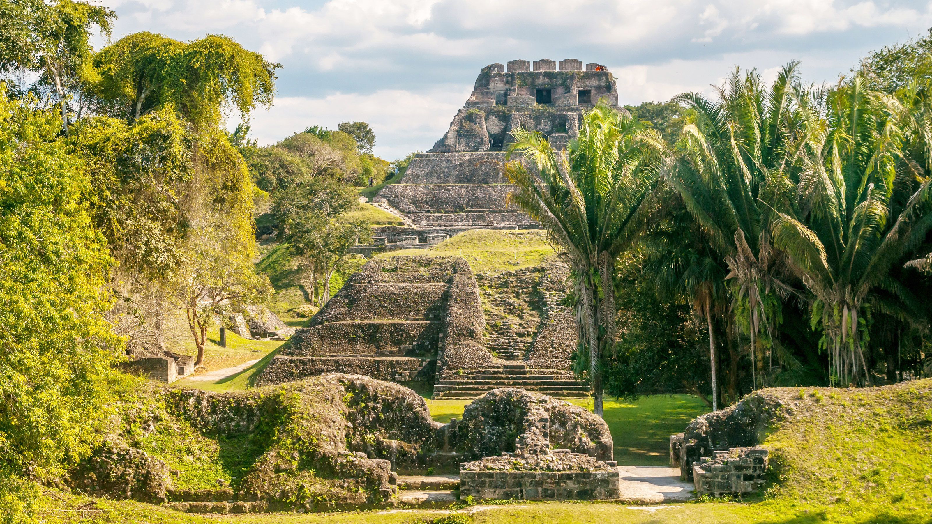 xunantunich-maya-site