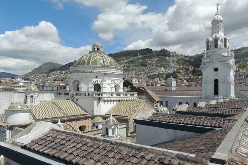 Full Day Middle of the World, Cable Car and Quito City Shared Tour