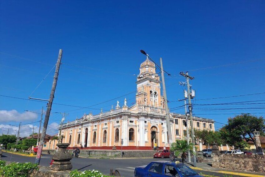 Granada Colonial City Tour and Masaya Volcano