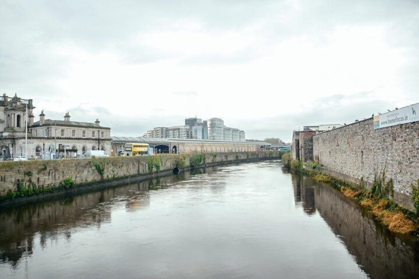 Read love letters written by the rebels in your private tour