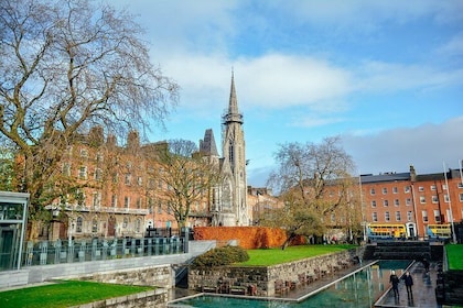 The History of Dublin With Locals: 1916 Easter Rising PRIVATE Tour