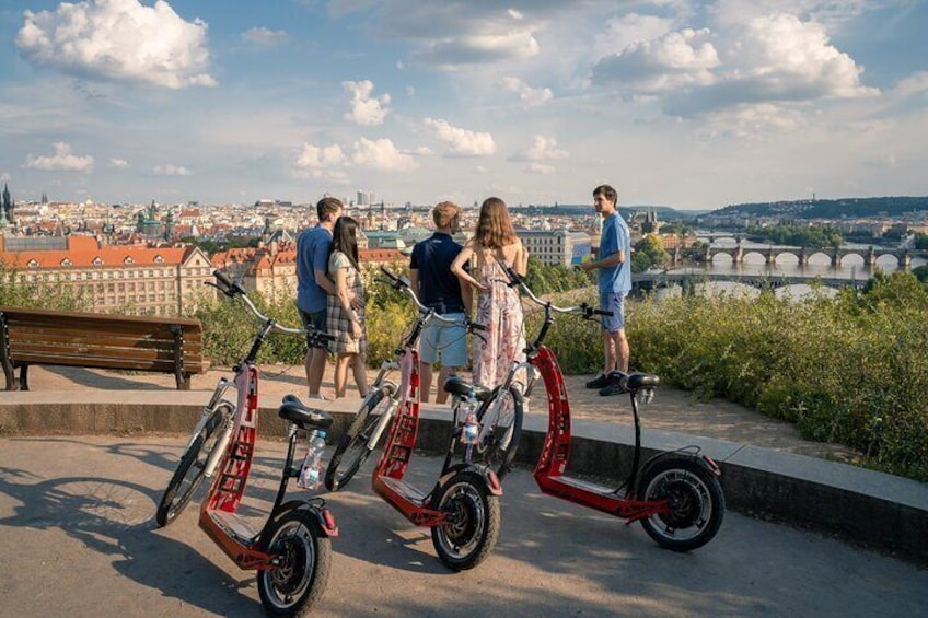 E-Bike or E-Scooter tour: Prague Highlights