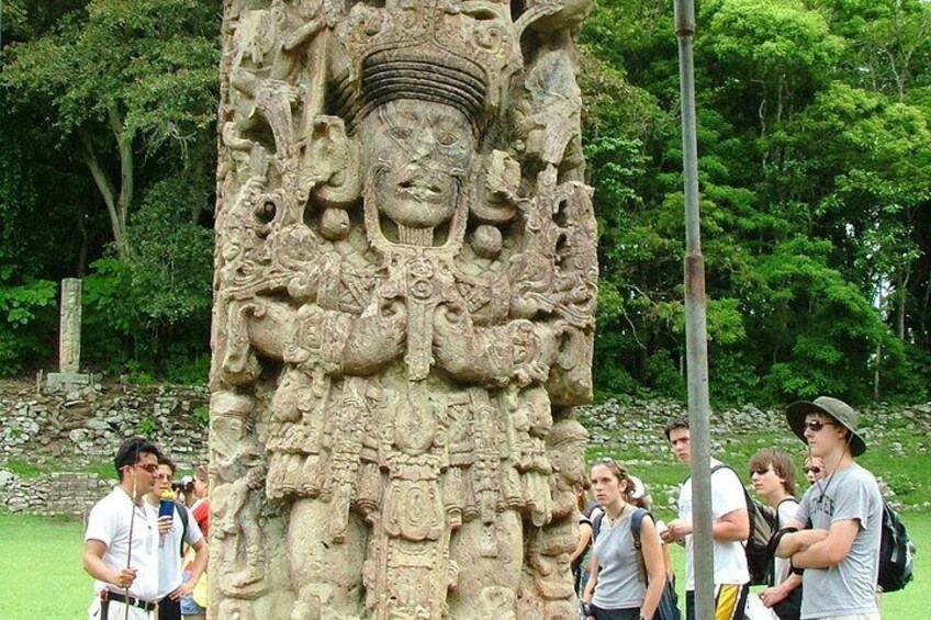 Waxakablajun ubah Kawil,
13th Ruler of Copán.