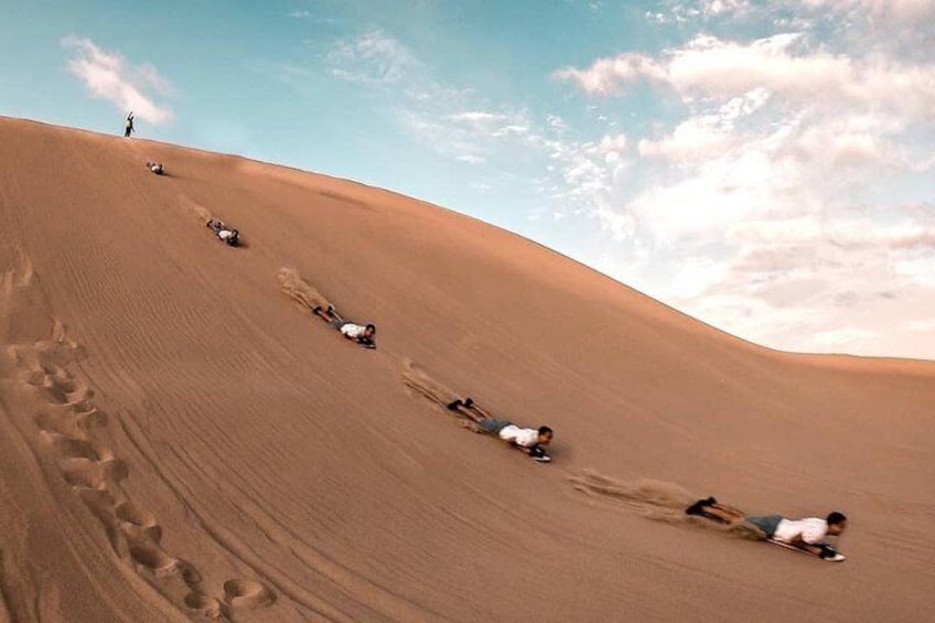 Huacachina Sandboarding