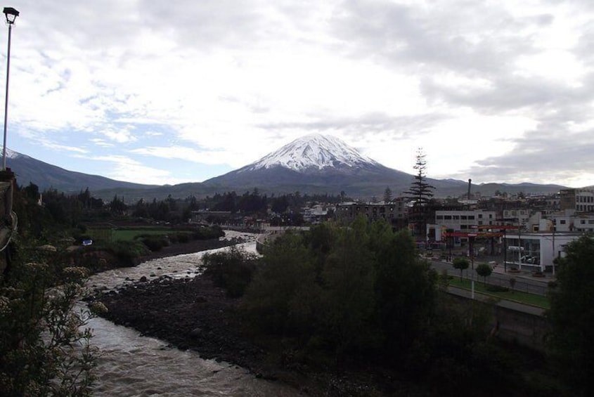 Small-Group Arequipa Countryside Tour Including La Mansion del Fundador -Mirabus