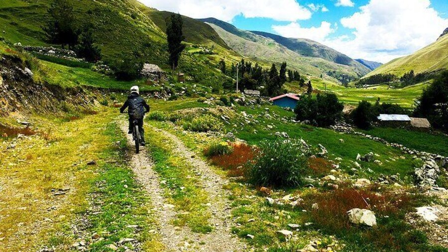 Mountain Bike Ride in Patacancha