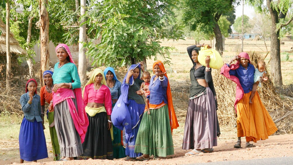 Women in traditional clothes near Fatehpur Sikri