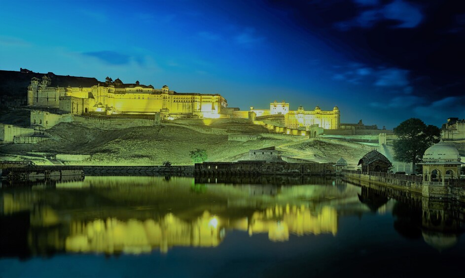 Amer Fort Sound & Light Show with Dinner from Jaipur