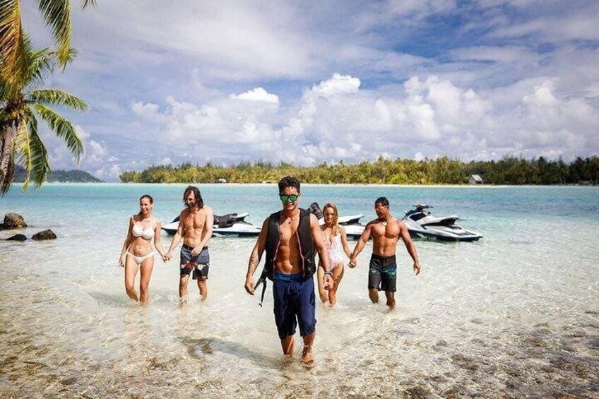 Break on a motu during the jet ski group tour