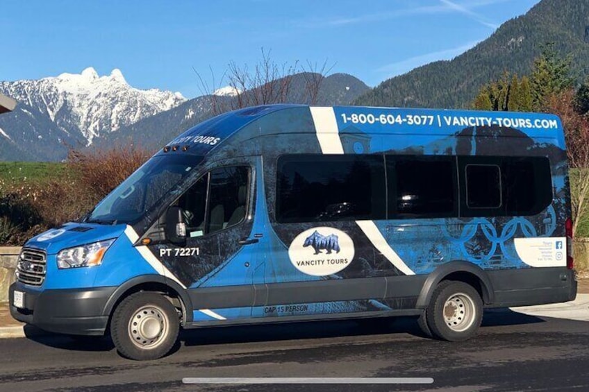 Small Group Tour: Vancouver Sightseeing and Capilano Suspension Bridge
