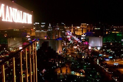 2-Hour Vegas Strip Walking Tour with Photos,Champagne & Vintage Vegas Goody...