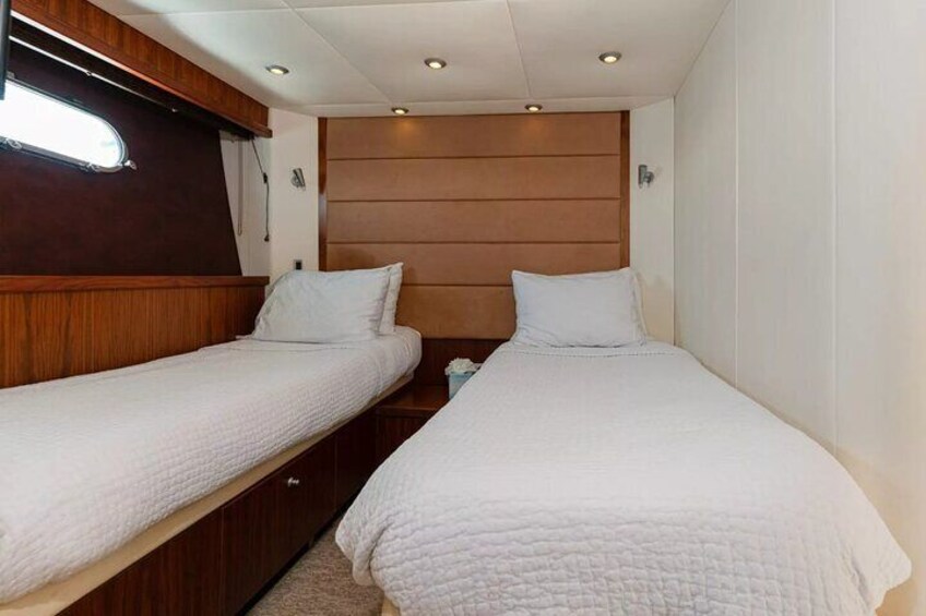 Luxury Yacht (Sunseeker 75 ft) in rent, Cabo San Lucas, ALL INCLUSIVE.