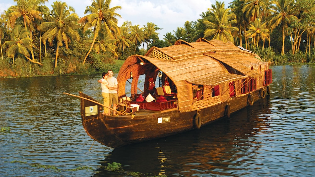 Private Houseboat Cruise along the Alleppey Backwaters in Kochi 